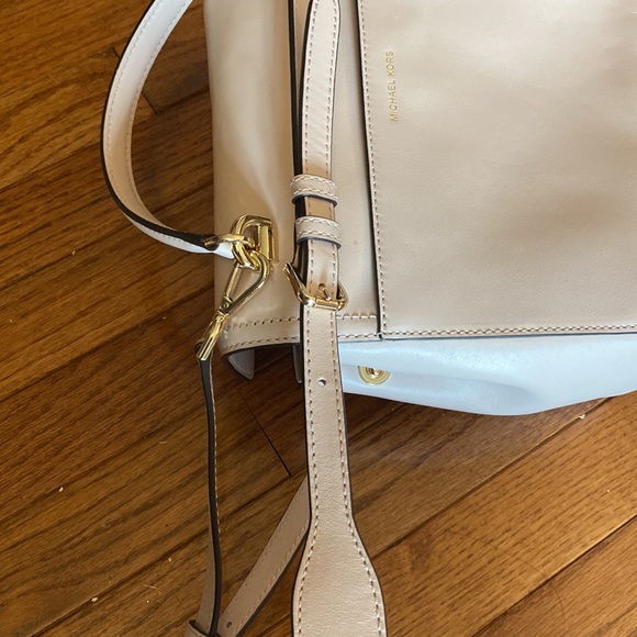 Michael Kors Blush Leather Handbag very good condition Medium - Picture 8 of 10